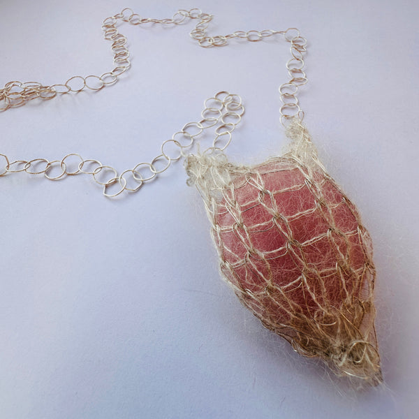 Collar nido rosa