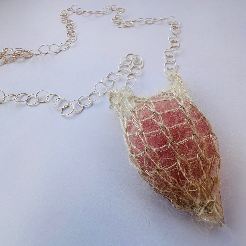 Collar nido rosa