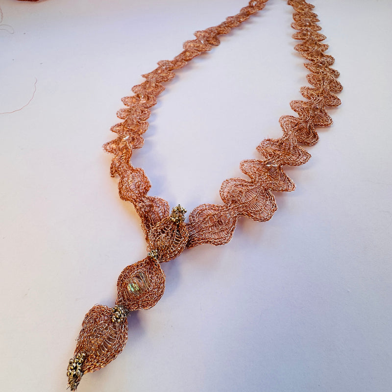 COLLAR ENCAJE NUDE