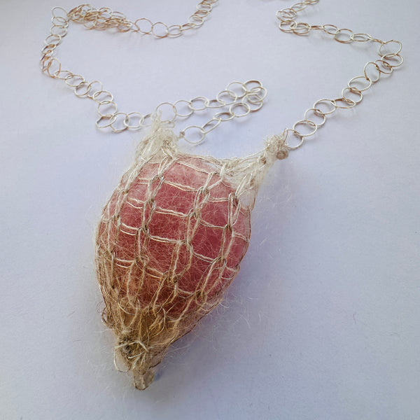 Collar nido rosa