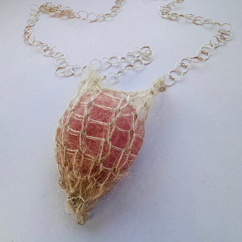 Collar nido rosa