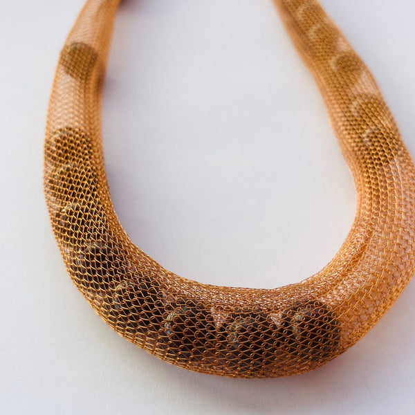 COLLIER COURONNE DE PÉTAUX