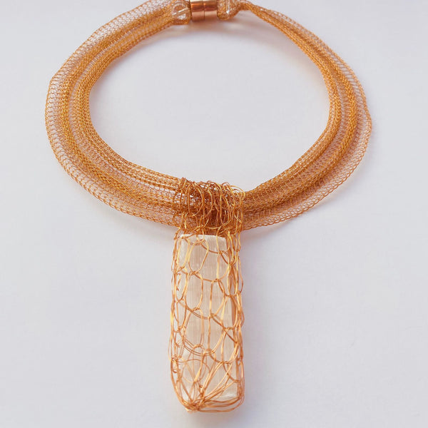 COLLIER COURONNE DE PÉTAUX