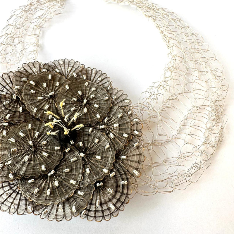 COLLAR CAMELIA