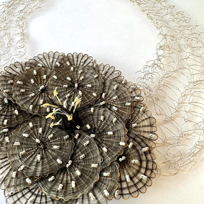 COLLAR CAMELIA