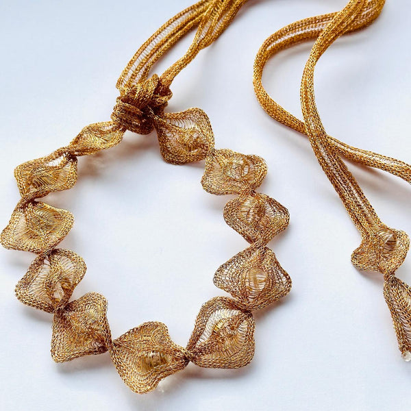 Gargantilla lazo petalos gold