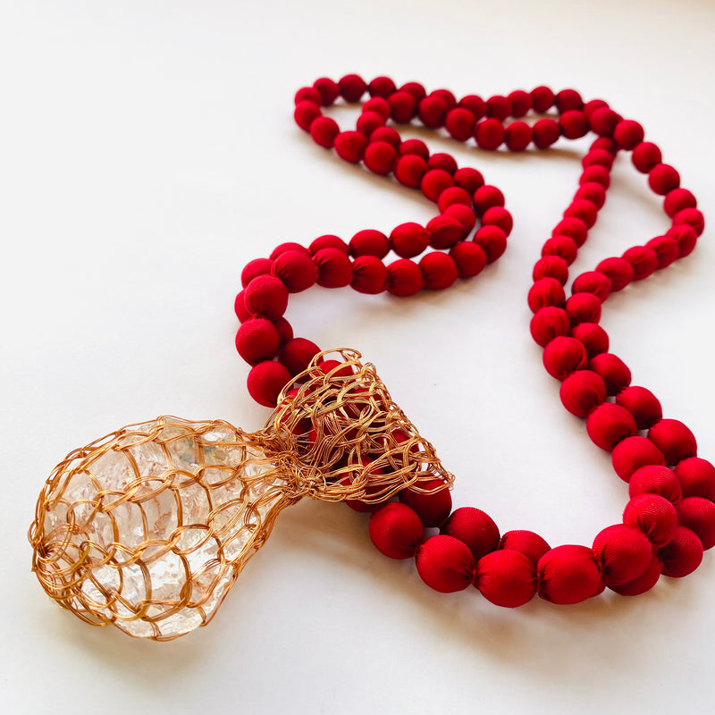 COLLAR TALISMÁN RAYO ROJO