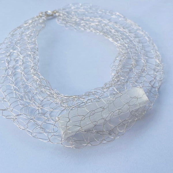 COLLAR GARGANTILLA RED SELENITA SILVER