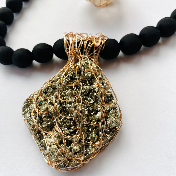 COLLIER TALISMAN RAY ROSE -PHOSPHOSIDERITE