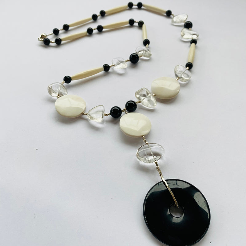 COLLAR FOLK BLACK AND WHITE