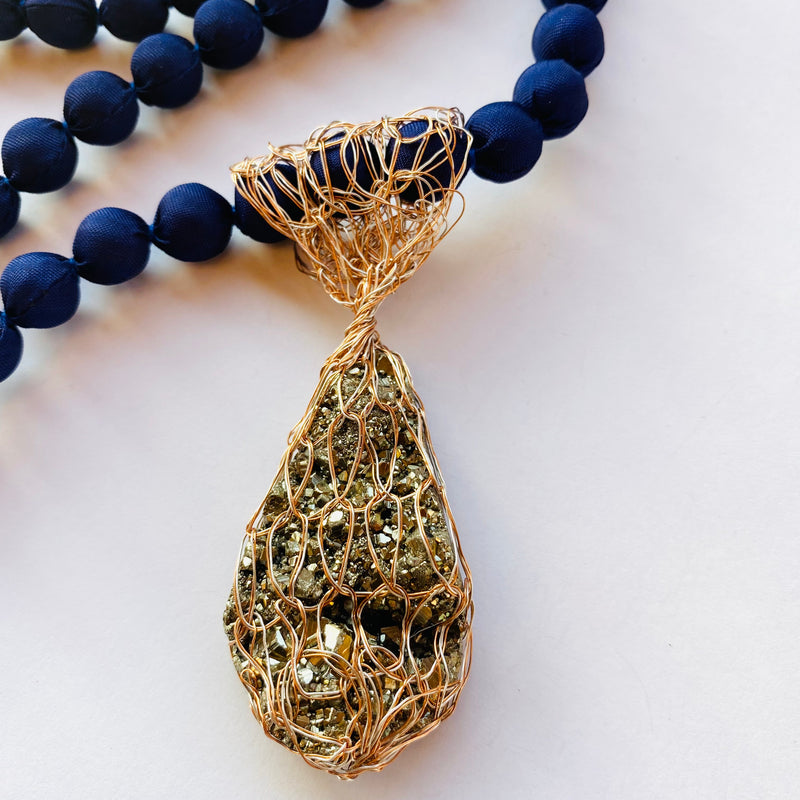 COLLIER TALISMAN RAYON BLEU